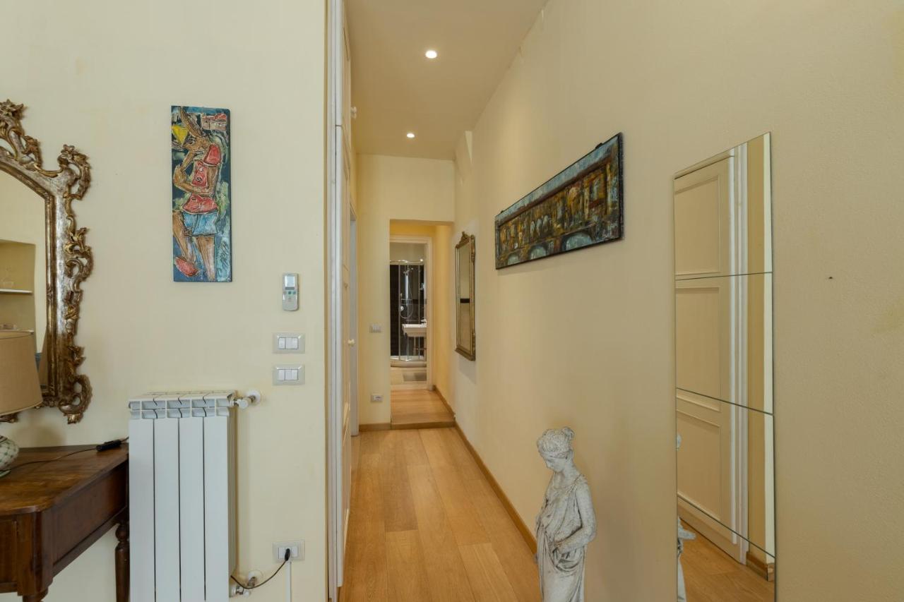 Pinocchio' S House In The Center Of Firenze Bagian luar foto