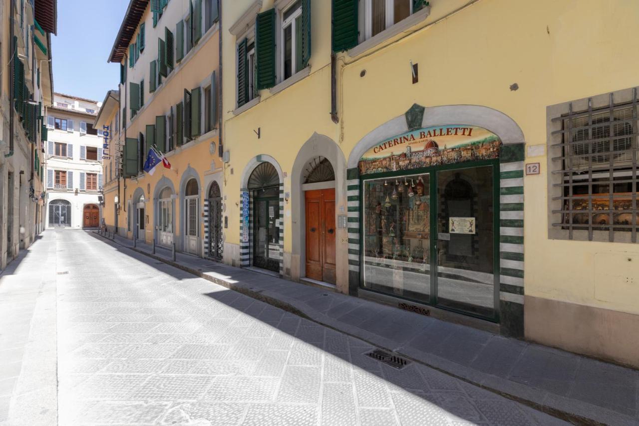 Pinocchio' S House In The Center Of Firenze Bagian luar foto